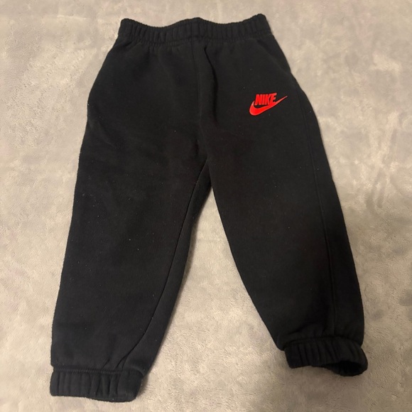 Nike Kids Black and Red Jogger Set - Picture 6 of 9